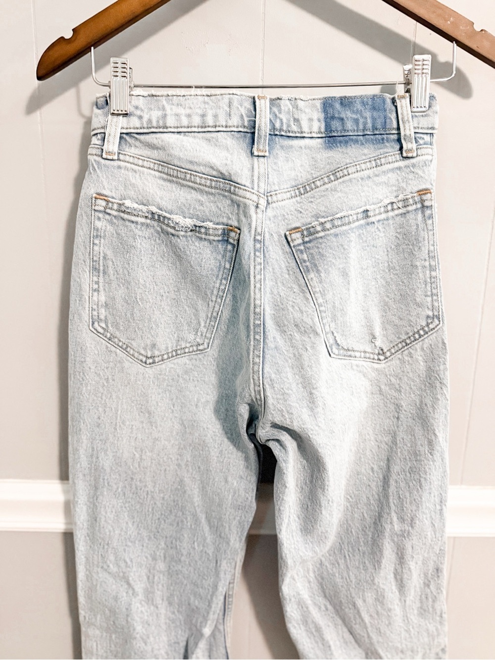 Abercrombie & Fitch 90s Straight Ultra High Rise Jeans - Picture 13 of 13